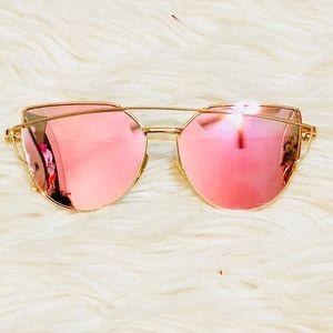 BRAND NEW ROSE GOLD&PINK MIRRORED SUNGLASSES ❤️❤️